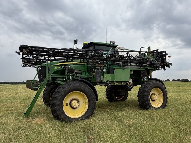 2010-john-deere-4830-image-8