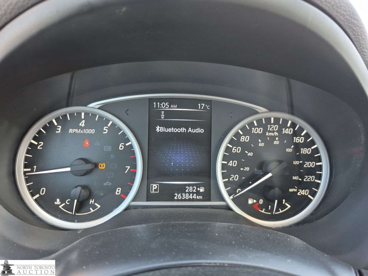 2018-nissan-sentra-sv-4dr-sedan-image-11