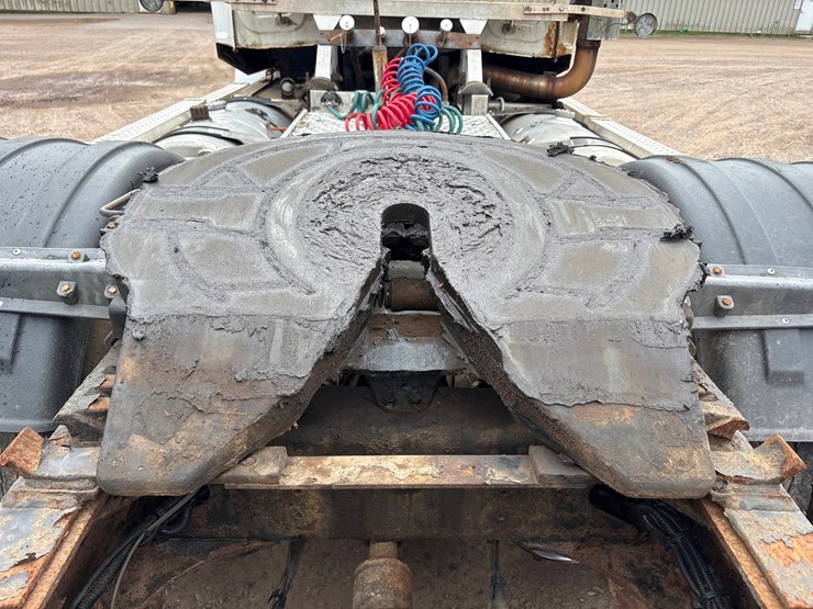 2013-western-star-4900sa-image-25