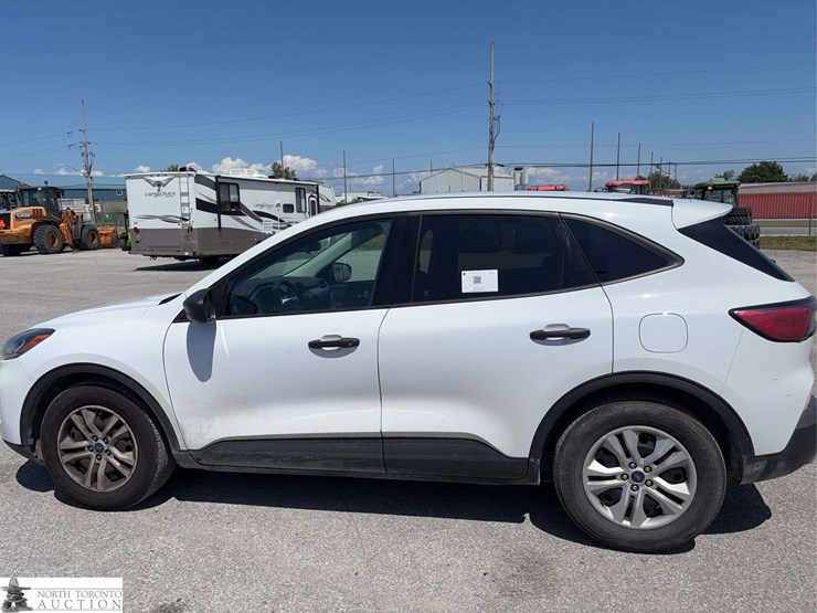2022-ford-escape-image-8