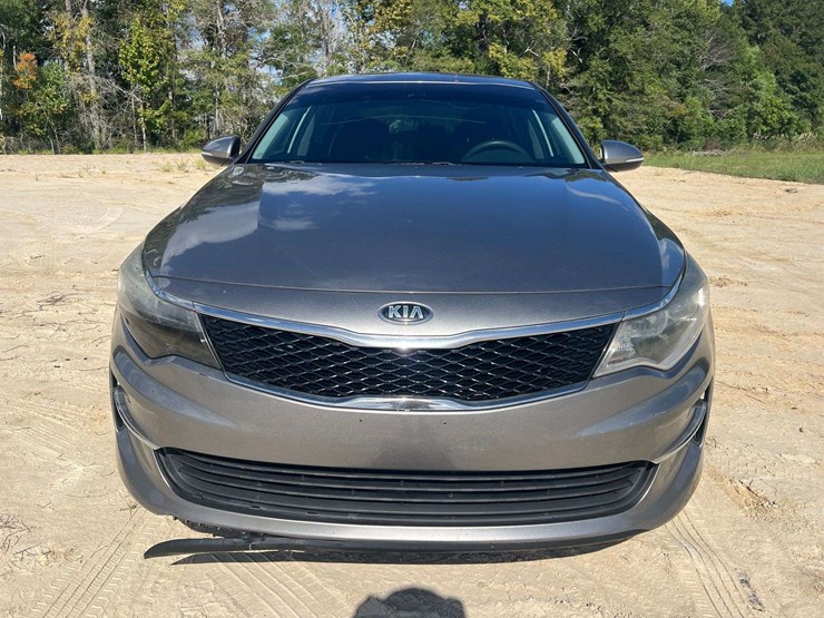 2018-kia-optima-4-door-sedan-(140,152-miles)-image-5