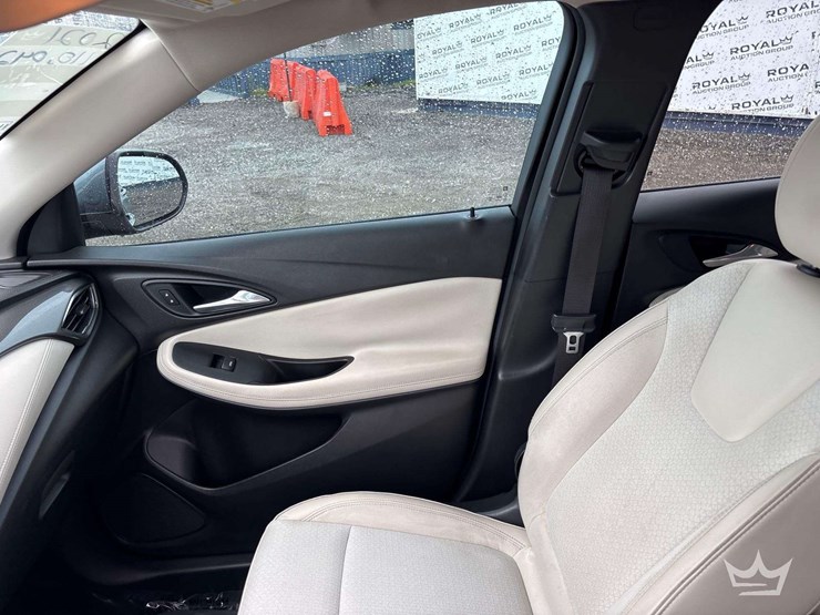 2021-buick-encore-image-15