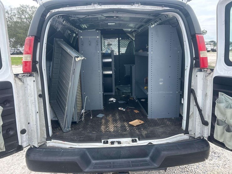 2017-chevrolet-express-g2500-image-20