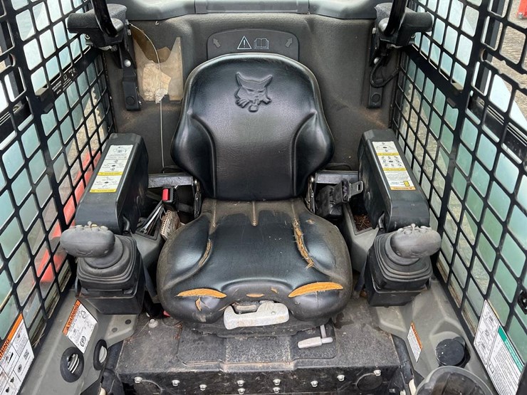 2019-bobcat-t740-image-15