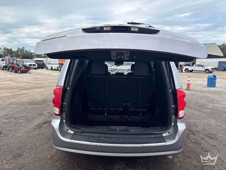 2017-dodge-grand-caravan-image-18