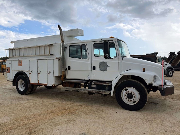 2003-freightliner-fl70-image-4