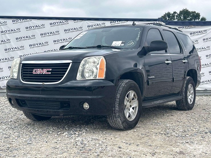 2011-gmc-yukon-image-1