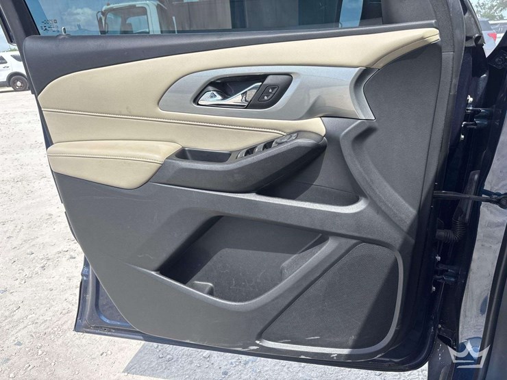 2022-chevrolet-traverse-image-11