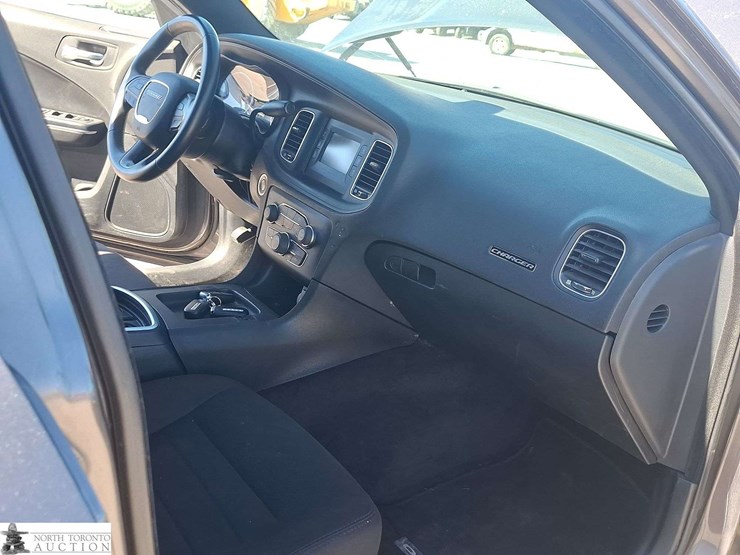 2017-dodge-charger-image-17