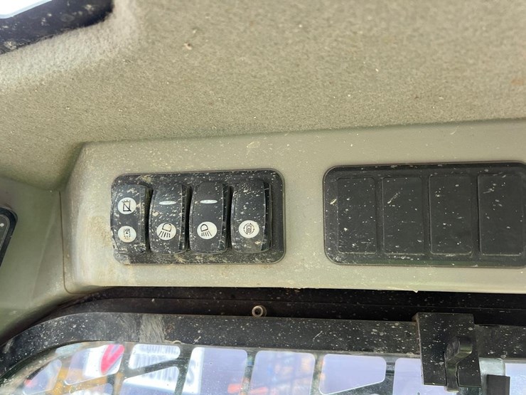 2014-caterpillar-289d-image-23