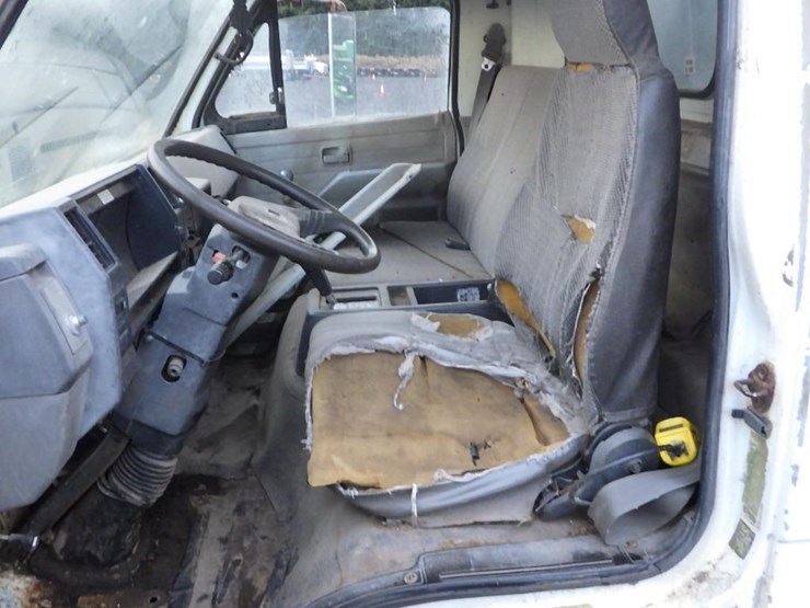 1994-isuzu-npr-image-27