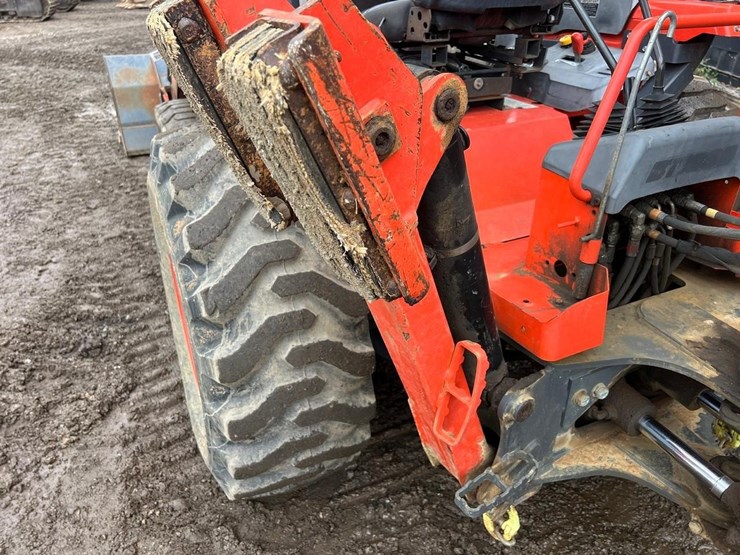 2017-kubota-l47-image-14