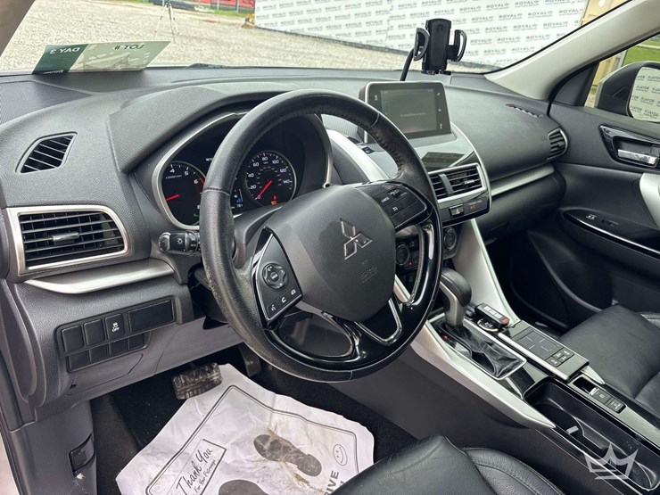 2018-mitsubishi-eclipse-cross-image-12