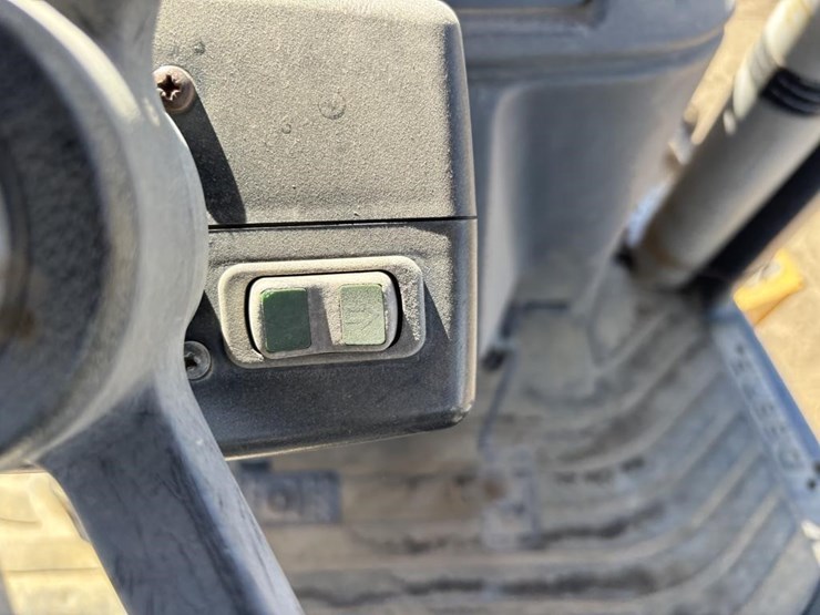 2005-deere-410g-image-30