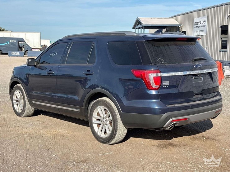2017-ford-explorer-image-4