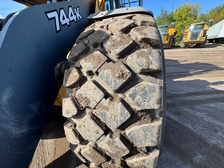 deere-744k-image-76