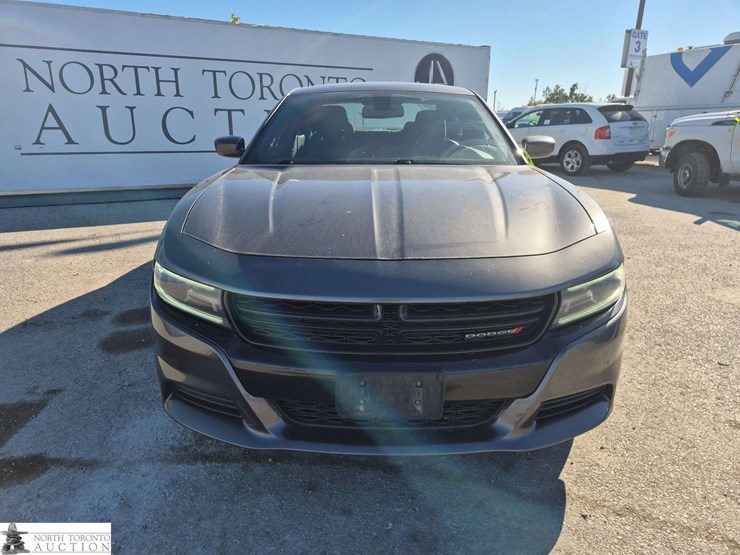 2016-dodge-charger-image-2