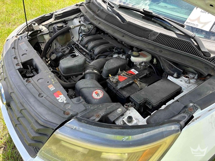 2016-ford-explorer-image-9