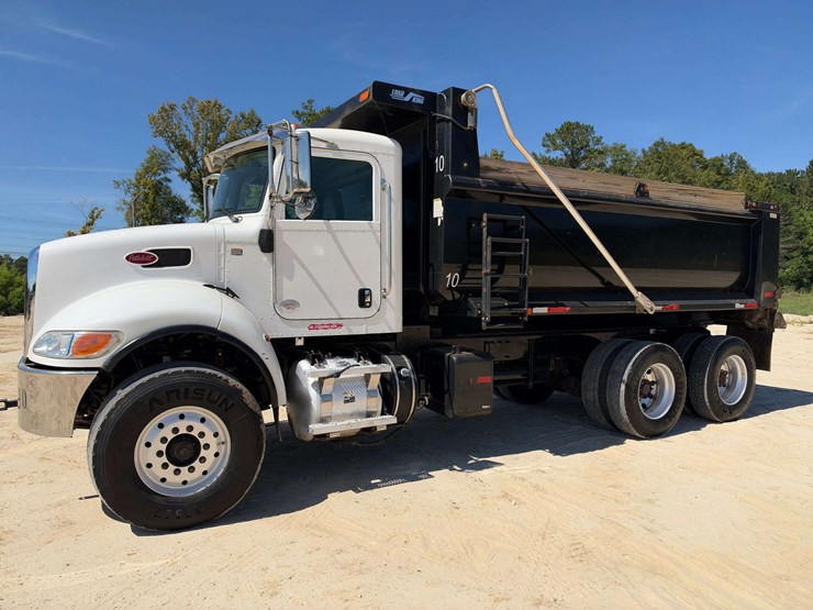 2020-peterbilt-348-image-2