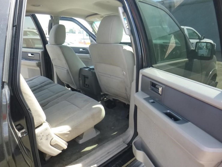 2012-ford-expedition-image-8