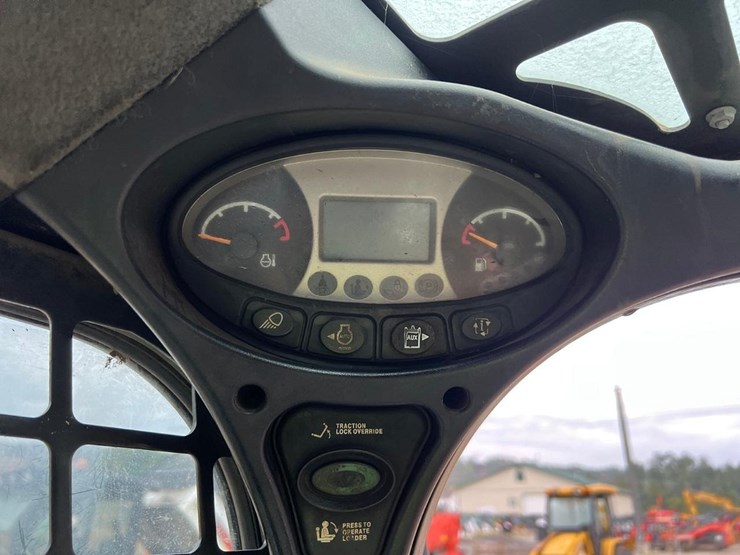 2019-bobcat-t740-image-20