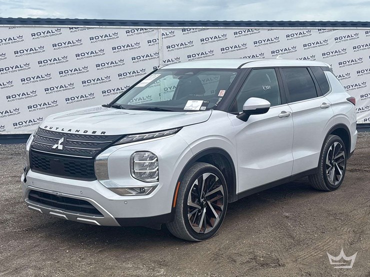 2023-mitsubishi-outlander-image-1
