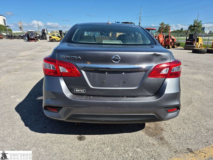 2018-nissan-sentra-sv-4dr-sedan-image-6