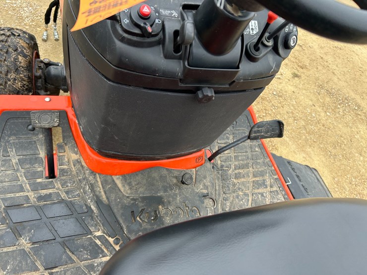 2024-kubota-bx2380-image-12