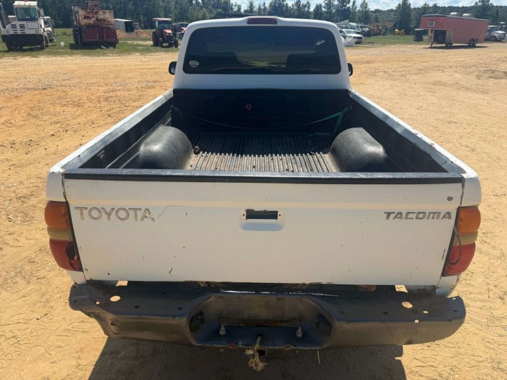 2002-toyota-tacoma-image-10
