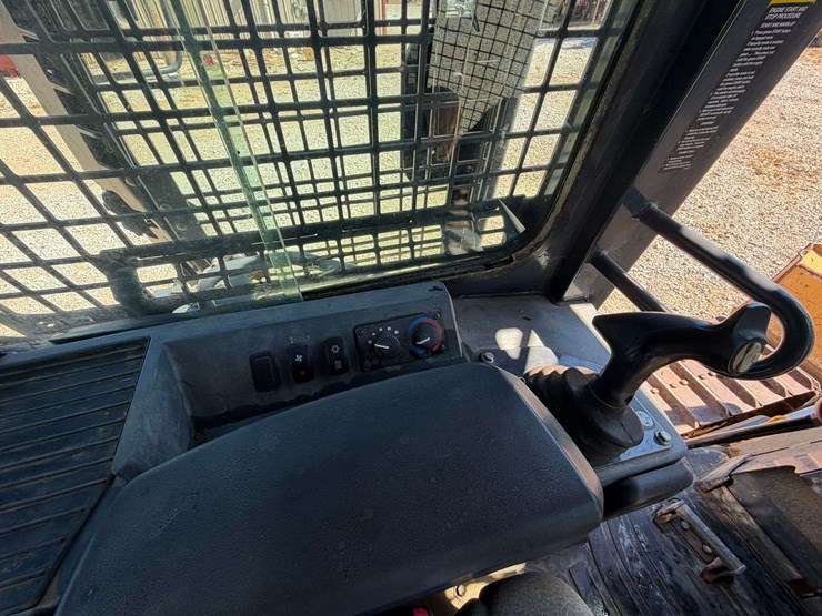 2018-deere-650k-image-48