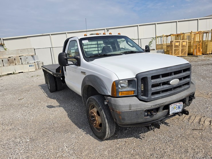 2005-ford-f550-image-25