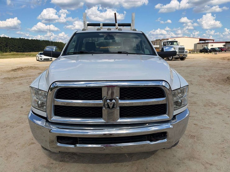 2017-dodge-3500-image-5