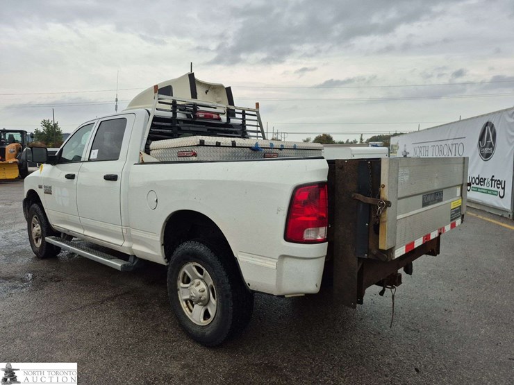2014-dodge-3500-image-7