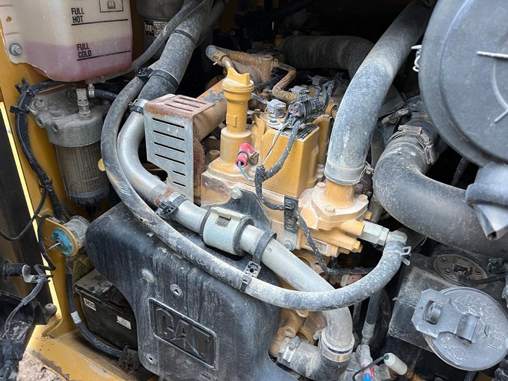 2017-caterpillar-259d-image-15