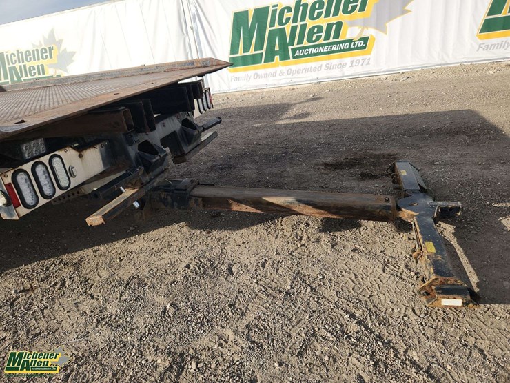 2014-freightliner-m2-106-image-28