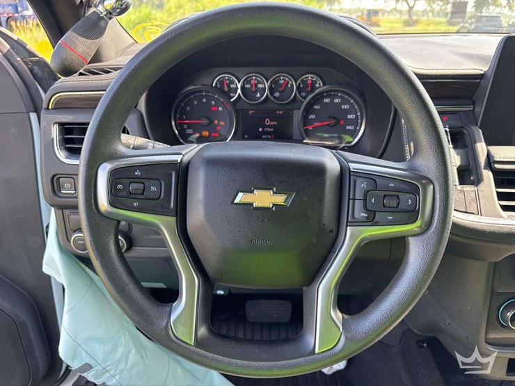2023-chevrolet-tahoe-image-16