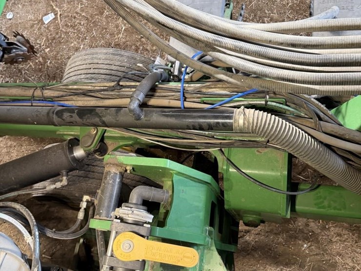 2013-john-deere-db60-image-65