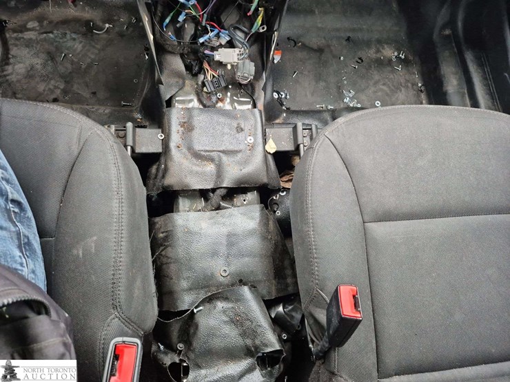 2019-ford-explorer-image-21