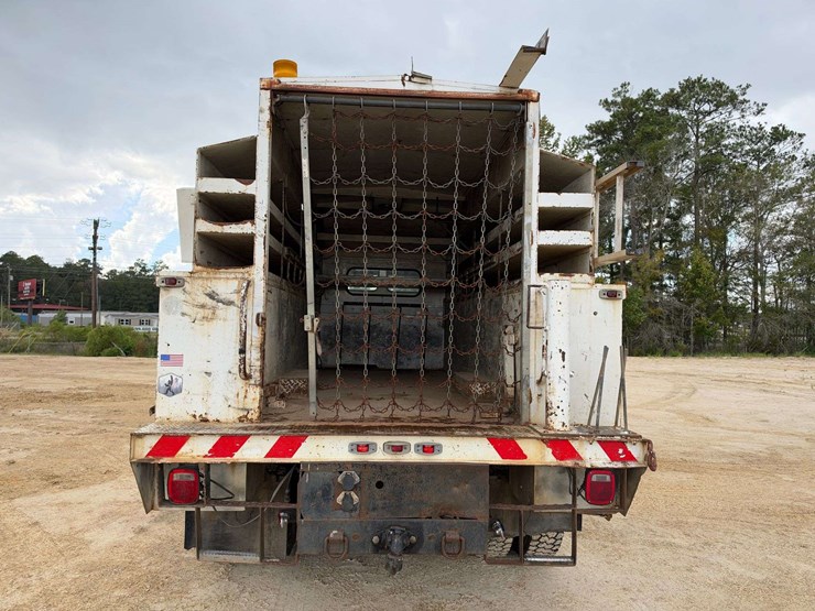 2003-freightliner-fl70-image-6