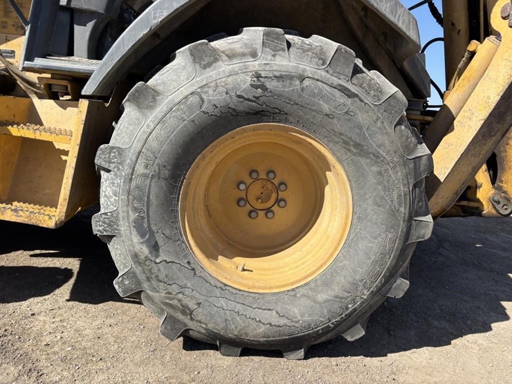 2005-deere-410g-image-24