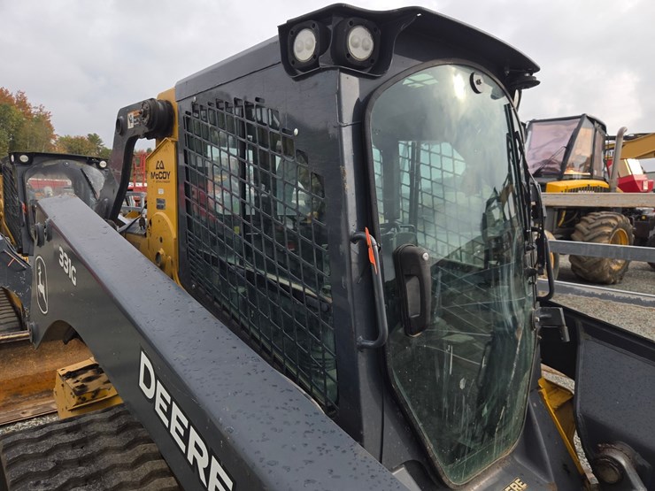 2020-deere-331g-image-35