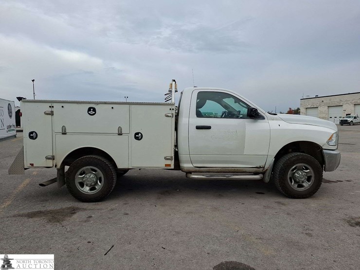 2012-ram-2500-slt-image-4