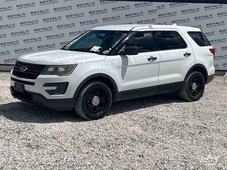 2016-ford-explorer-image-1