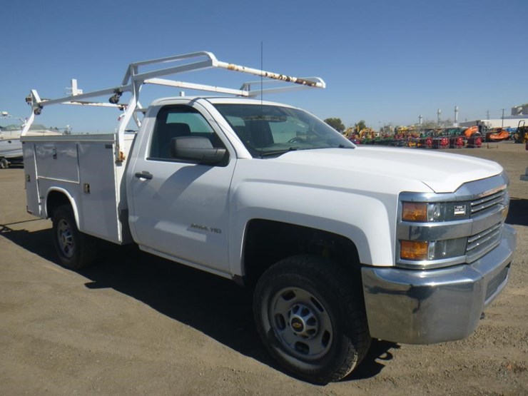 2016-chevrolet-2500hd-image-2