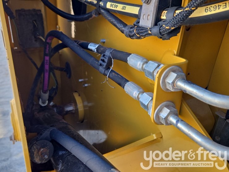 2019-caterpillar-259d3-image-31