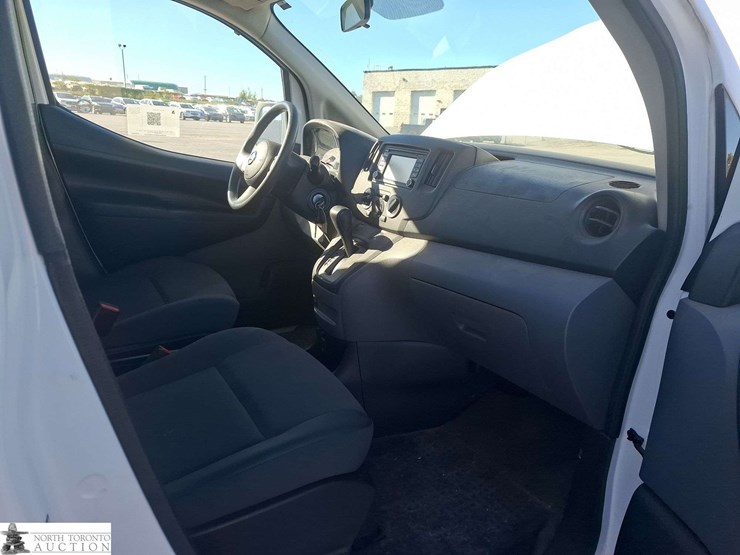2017-nissan-nv200-image-17