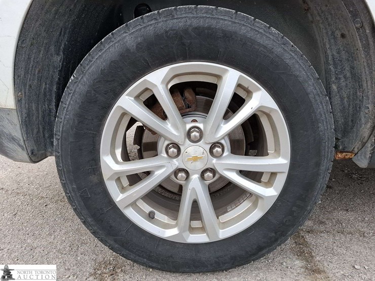 2017-chevrolet-equinox-image-18