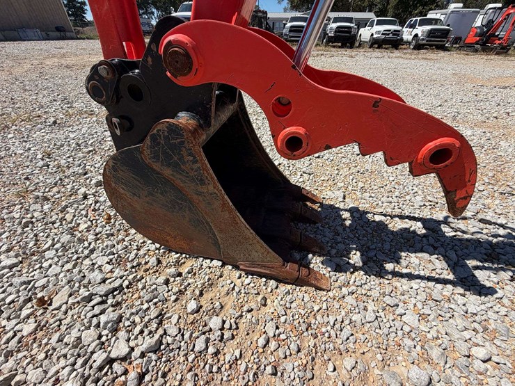2023-kubota-kx033-4-image-16