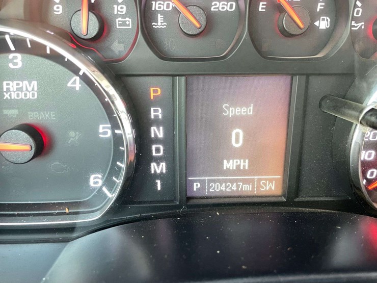 2015-chevrolet-silverado-2500-image-26