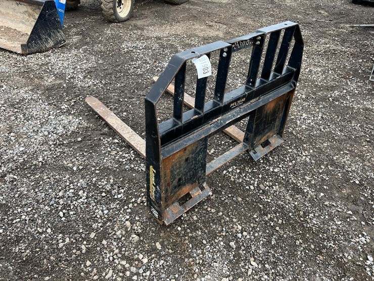 land-pride-48”-skid-steer-pallet-forks-image-3